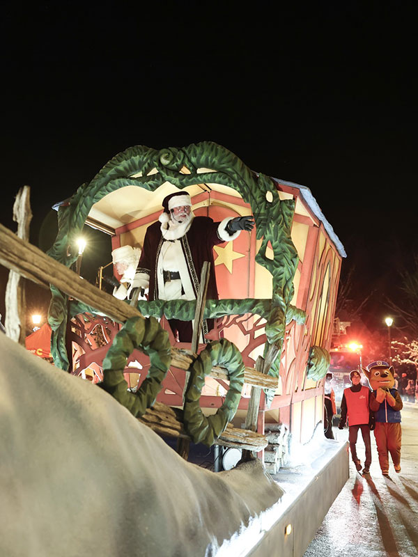 RuePrincipale-Apropos-S3-GalleriePhoto-parade